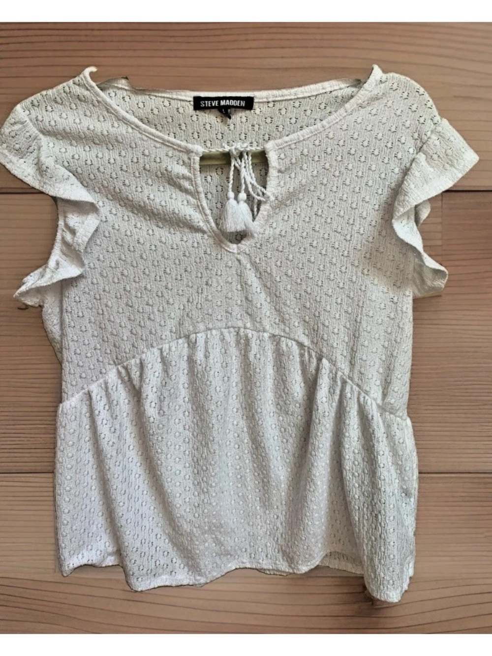 Steve Madden White Eyelet Peplum Flutter Short Sleeves Tie Neck Top Sz Large